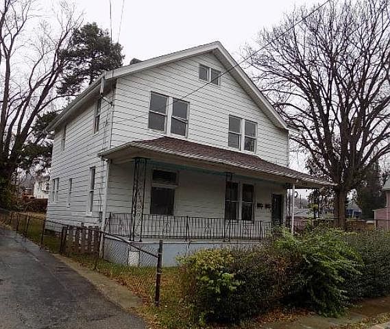2nd image of 6208 Prentice St