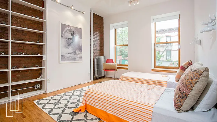 Sold by Garfield Realty  | media 14