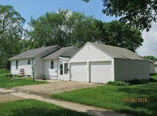 1095 Front St, Garner, IA 50438