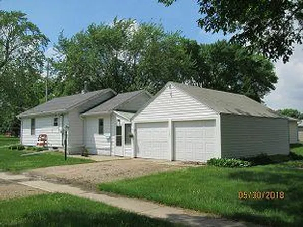 1095 Front St, Garner, IA 50438
