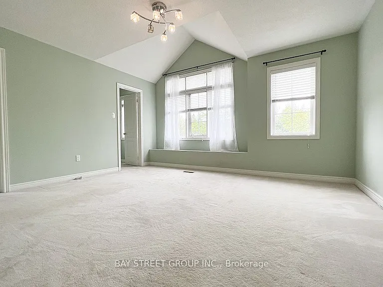 49 Forester Cres — Photo 22