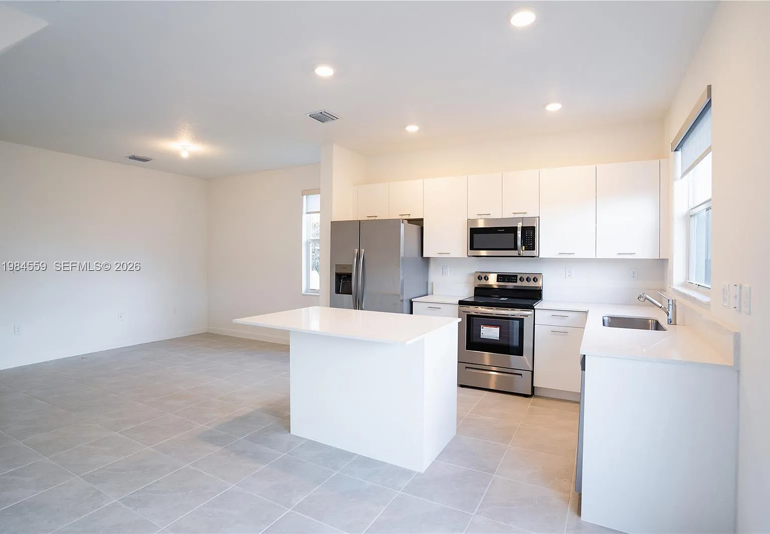 12133 Nw 23rd Ct - 12133 Nw 23rd Ct Miami, Fl 33167 — Photo 4