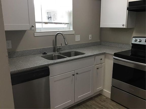 4th image of 224 Alpine Dr