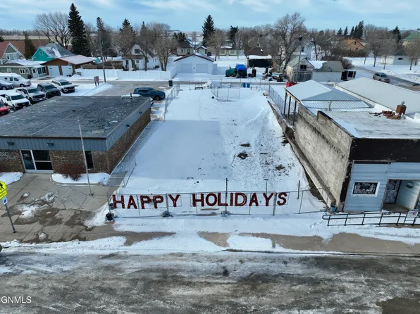 208 S Main St, Stanley, ND 58784