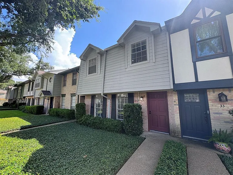 10010 Knoboak Dr — Photo 1