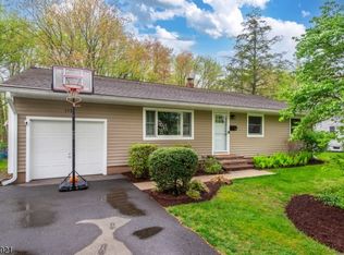 273 Chaucer Dr, Berkeley Heights, NJ 07922