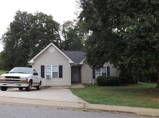 220 Cedar Ridge Cir, Winston Salem, NC 27127