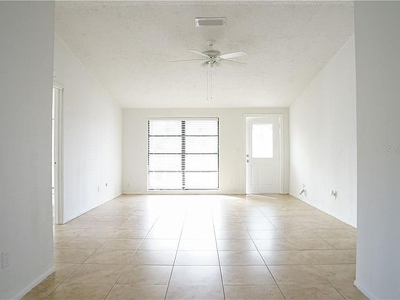 4th image of 8239 Ravencroft Dr
