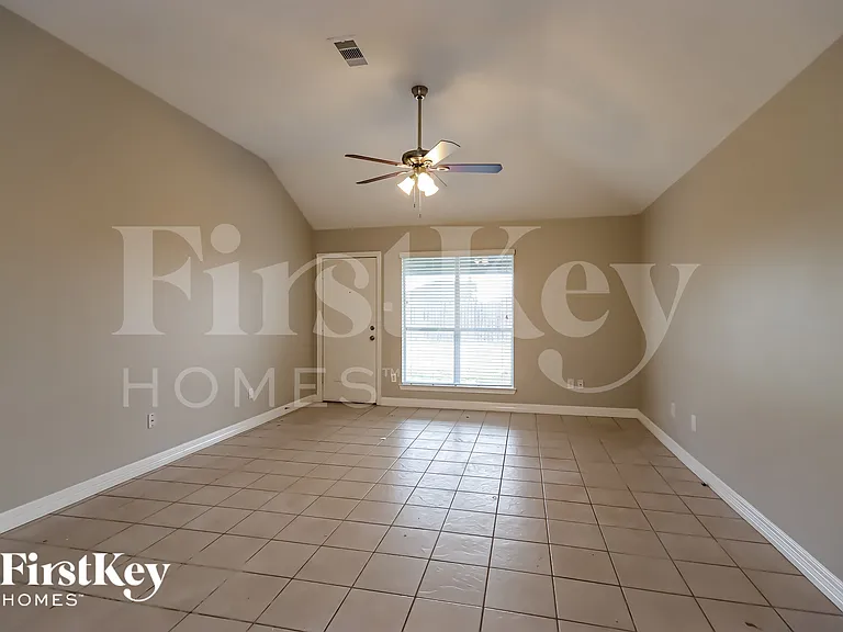 15114 Diamond Way — Photo 3