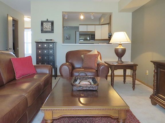 3rd image of 2254 Hemlock Blvd