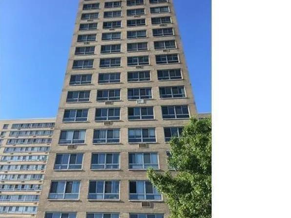 8900 E Jefferson Ave APT 528, Detroit, MI 48214