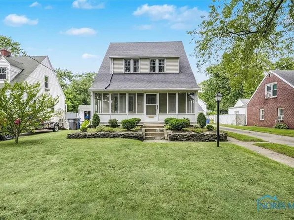 2310 Castlewood Dr, Toledo, OH 43613