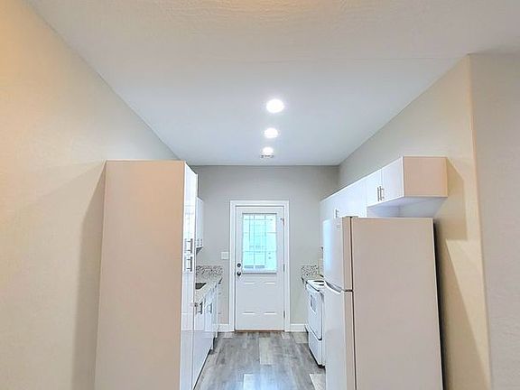 5th image of 620 San Lorenzo St