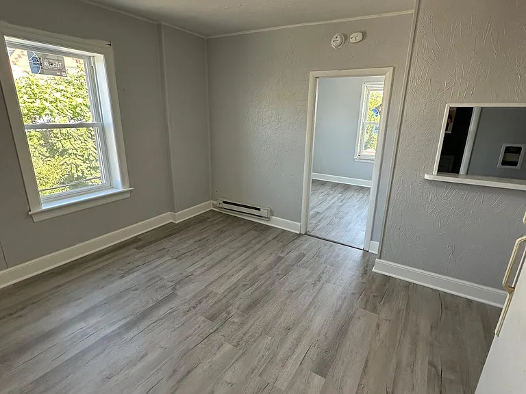 2631 Peach St #8 — Photo 2