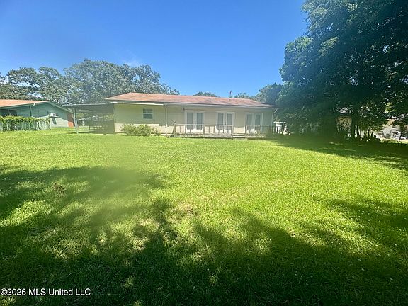 2nd image of 208 11th St