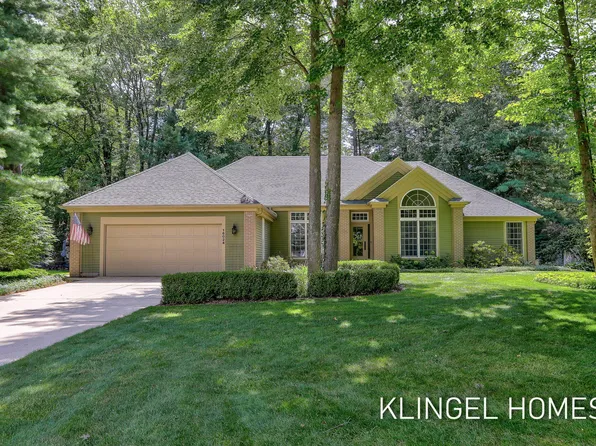 16024 Baird Dr, Spring Lake, MI 49456