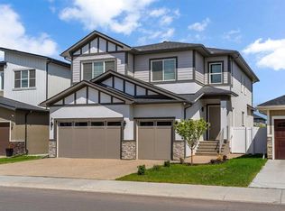 7 W Waterford Hts, Chestermere, AB T1X 2M7