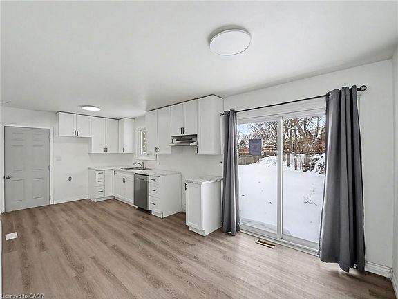 4th image of 4306 East Ave