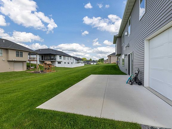 5th image of 419 Solomia Ct