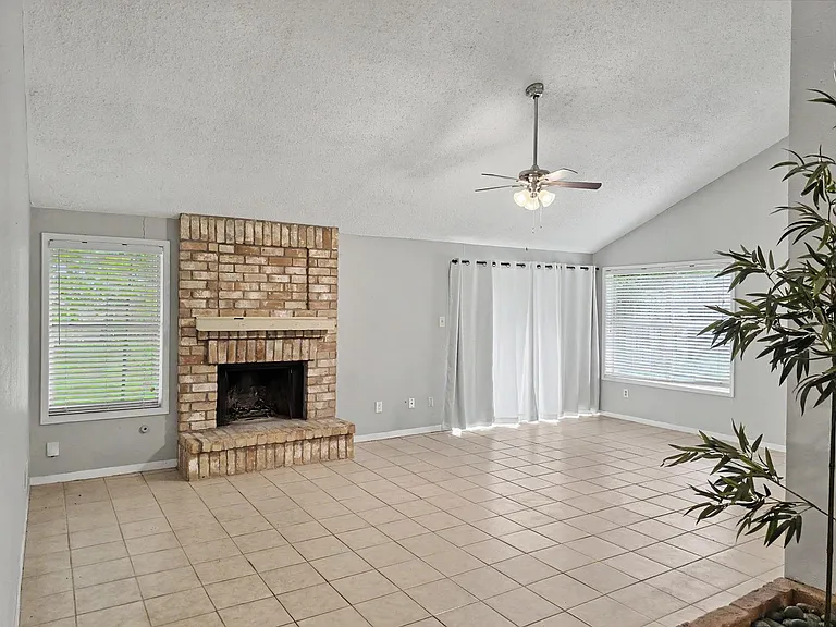 7410 Songwind Ln — Photo 3