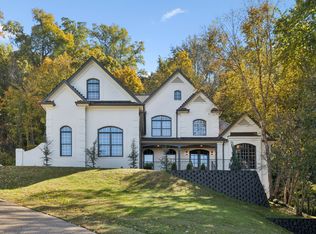 945 Travelers Ct, Nashville, TN 37220