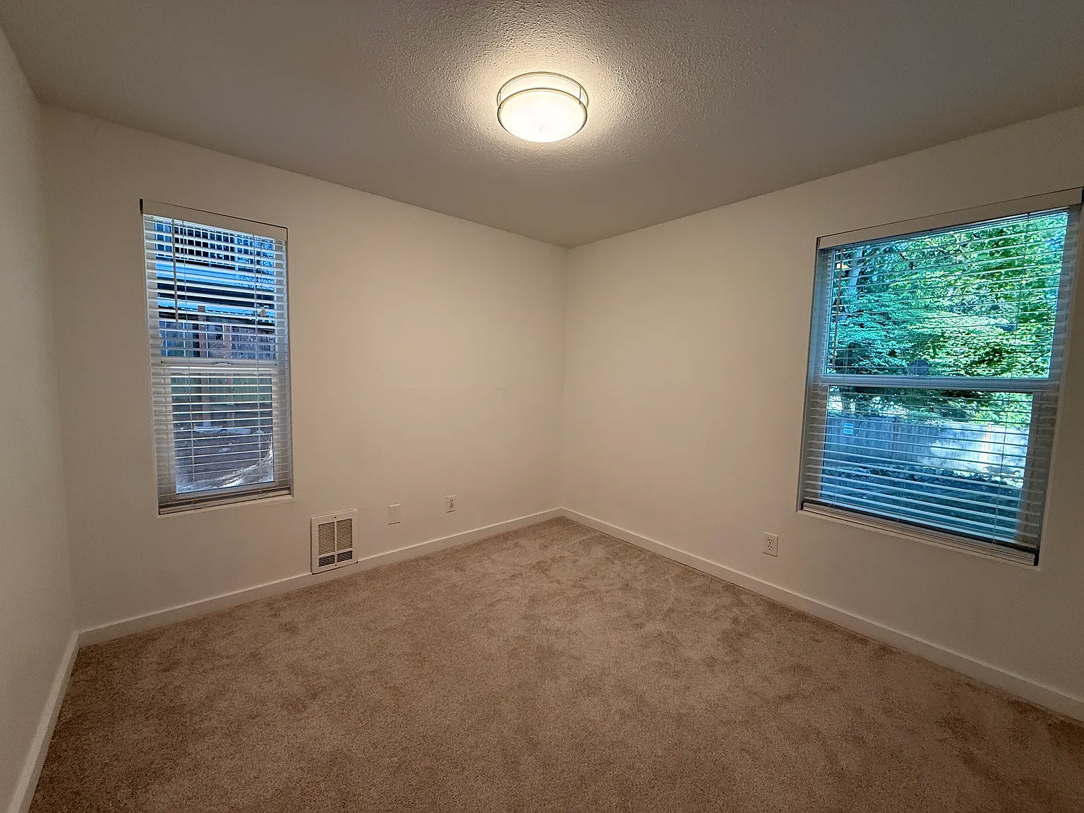 2 bed, 850 sqft, $2,300 — Photo 4