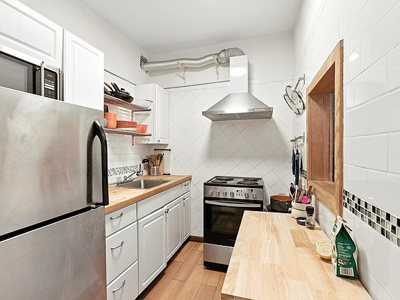 3rd image of 522 E 88th St APT 4A