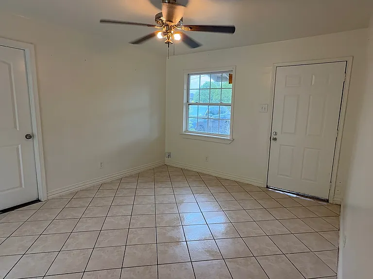 307 Collins Rd — Photo 5