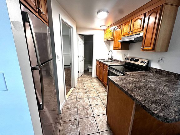 4th image of 27 Emerald Dr APT 15