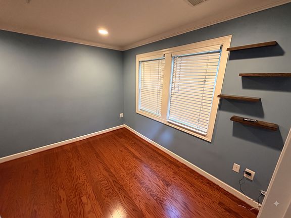 3rd image of 3670 Carriage Hill Dr #1