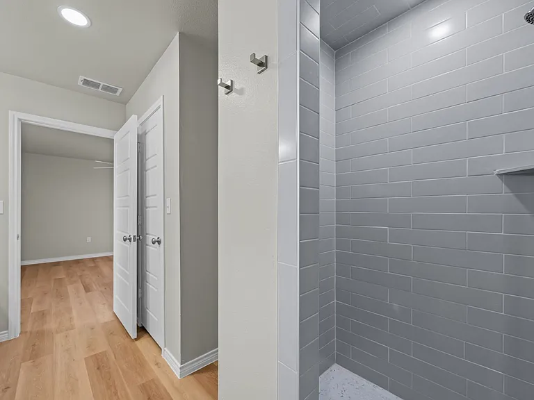 11409 N Cres #2800-B — Photo 2