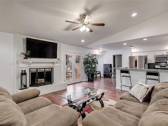 5th image of 10200 Parkfield Dr