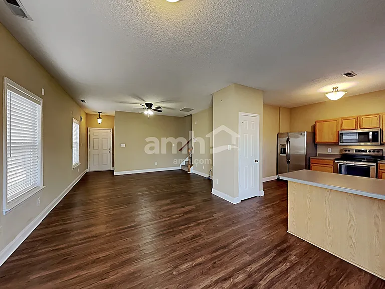 13634 Riding Hill Ave — Photo 5
