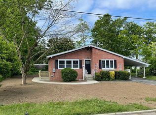 1 Hewes St, Brentwood, NY 11717