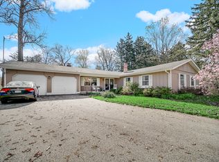 54 Oxford Dr, Lincolnshire, IL 60069