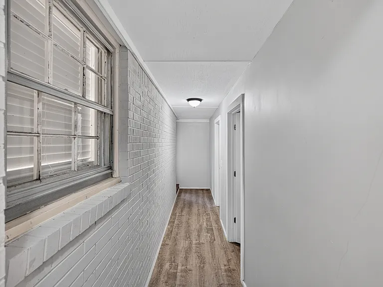 2387 Garden Ct — Photo 32