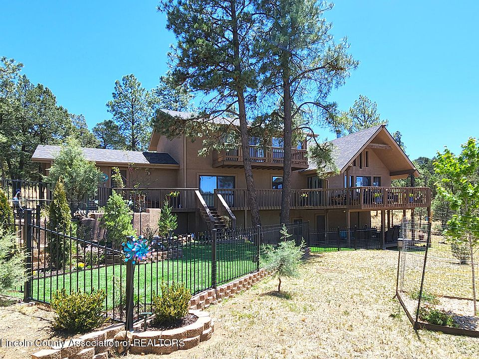1st image of 324 Davis Ct