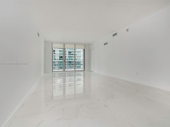 4th image of 488 NE 18th St Unit 2809