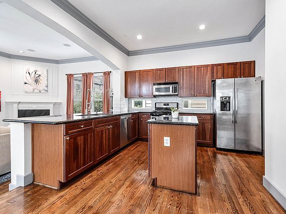 3rd image of 5723 Petty St