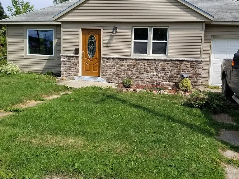 120 N West St — Photo 2