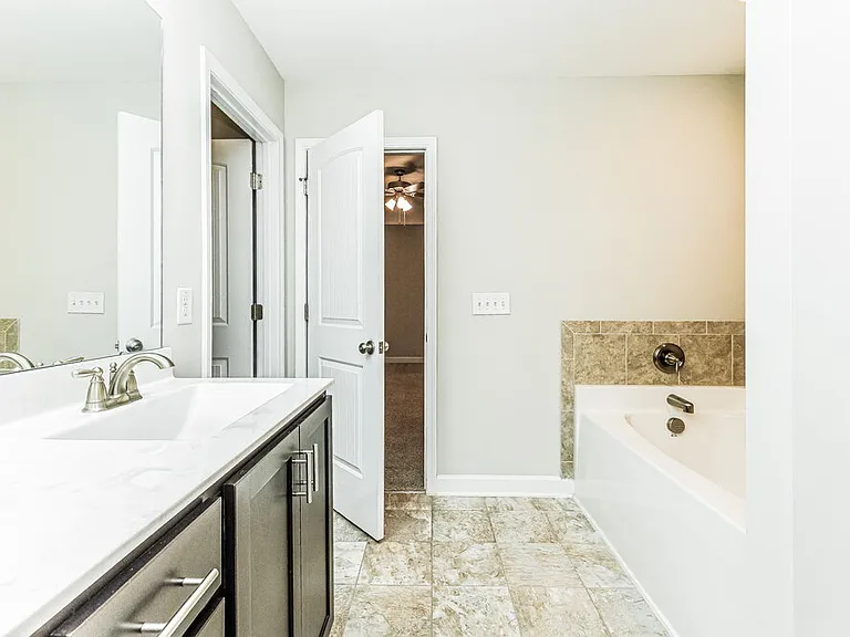 252 Lanier Pl — Photo 10