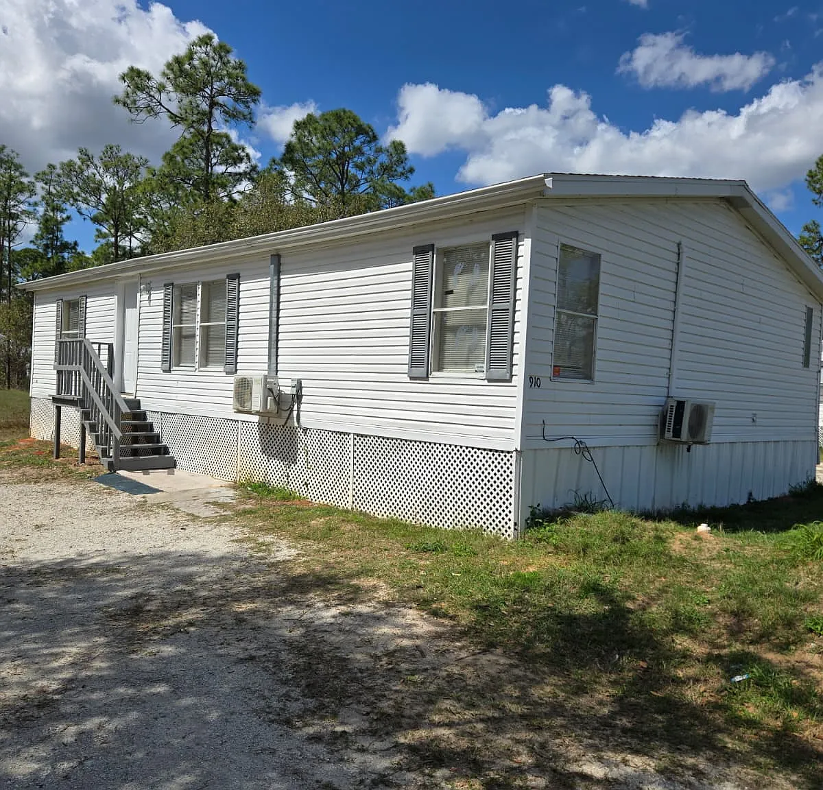 3 bed, 1188 sqft, $1,200 — Photo 1