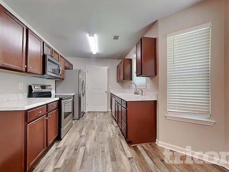 37 Oakville Dr — Photo 4