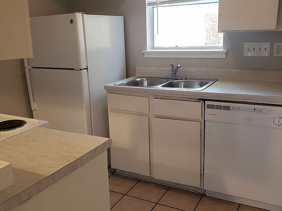 5th image of 310 John Nance Garner Cir Unit 102