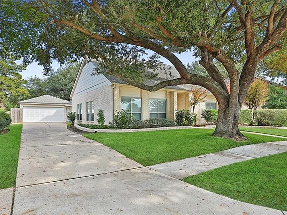 4th image of 15414 Willow River Dr