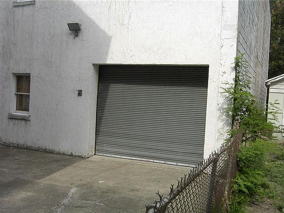 2nd image of 2214 Niagara Ave