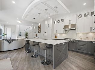 918 163rd St, Surrey, BC V4A9T8