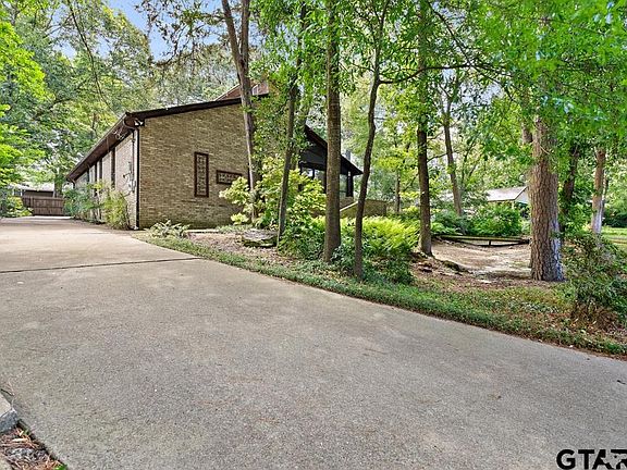 3rd image of 539 Woodside Dr