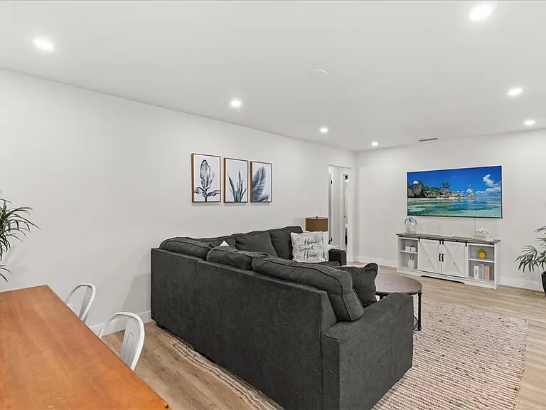 13923 Brewster Dr — Photo 6