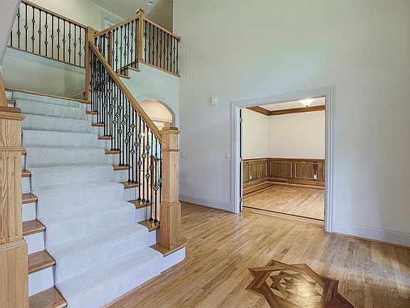 3rd image of 7225 Algonquin Dr